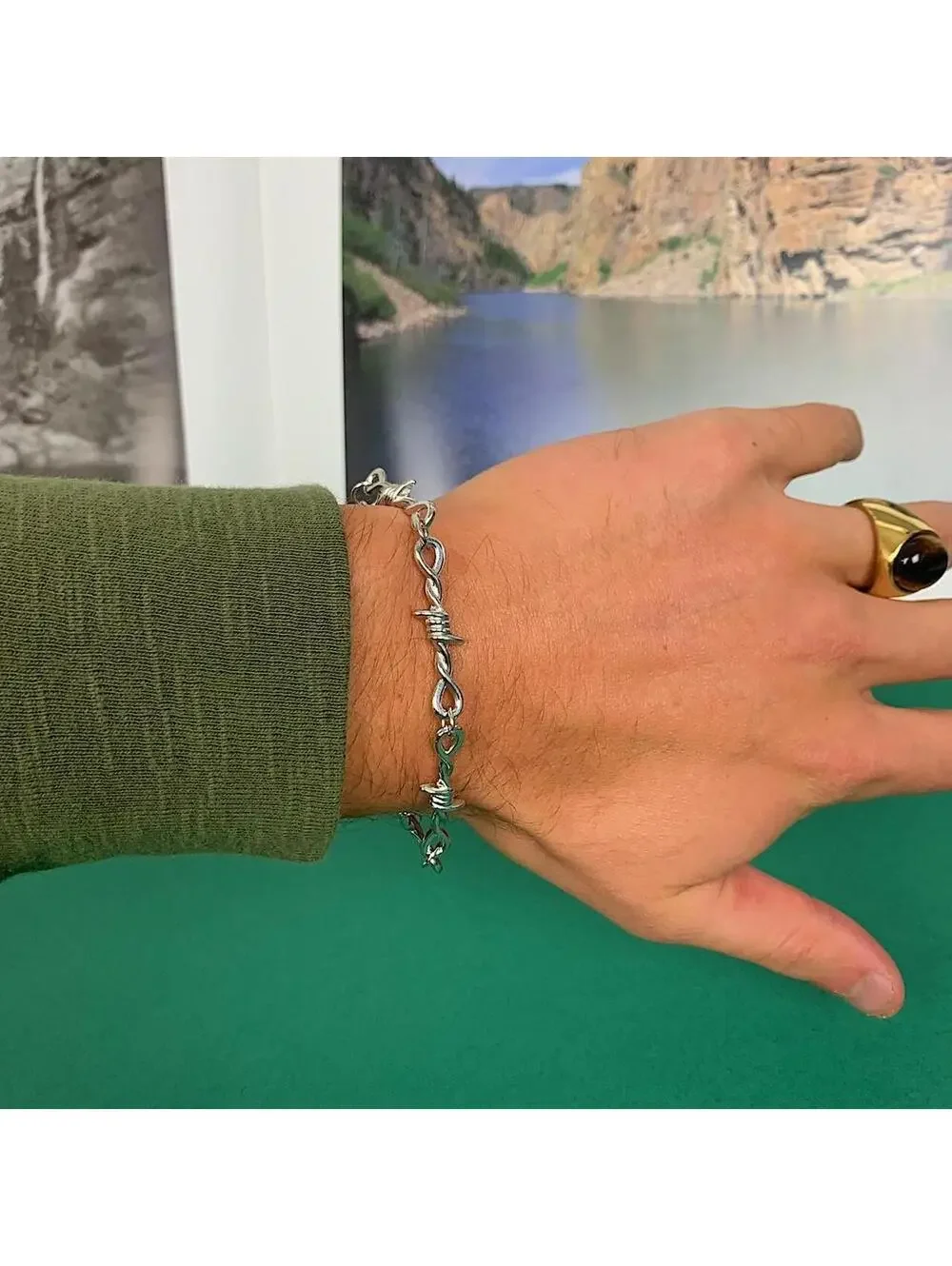 Y2k Cyber barbwire opium punk style bracelet. Cool design. Nice quality. Chain